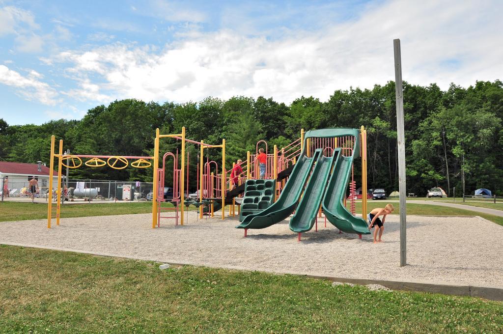 Plymouth Rock Camping Resort Rustic Cabin Elkhart Lake Esterno foto