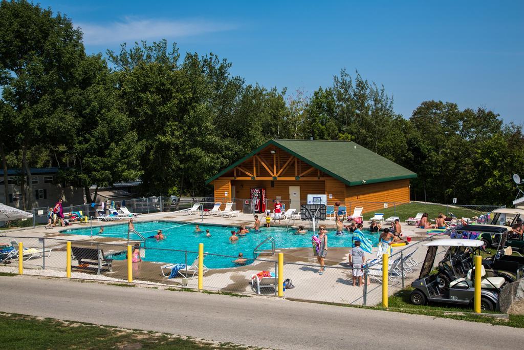 Plymouth Rock Camping Resort Rustic Cabin Elkhart Lake Esterno foto