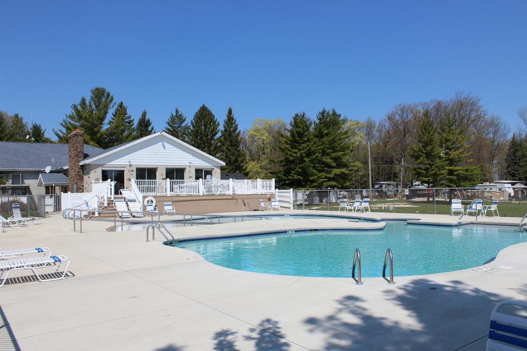 Plymouth Rock Camping Resort Rustic Cabin Elkhart Lake Esterno foto