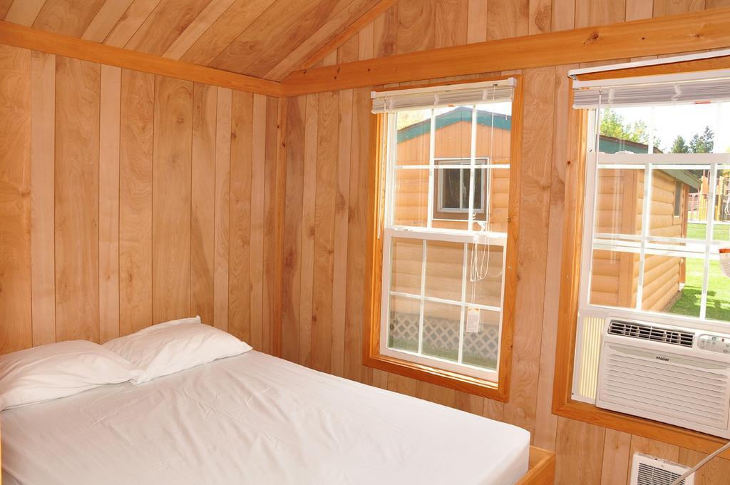 Plymouth Rock Camping Resort Rustic Cabin Elkhart Lake Esterno foto